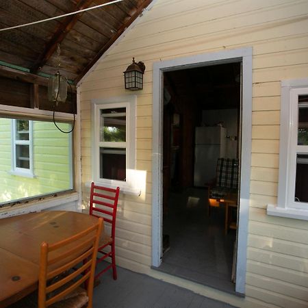 Fun Place With A Sandy Beach For Swimming, Boating, And Fishing, Featuring 3 Available Cabins Fenelon Falls Exterior foto