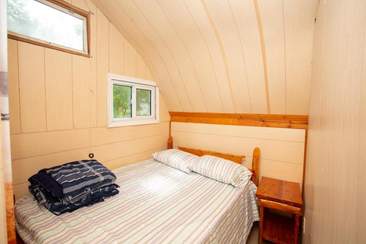 Fun Place With A Sandy Beach For Swimming, Boating, And Fishing, Featuring 3 Available Cabins Fenelon Falls Exterior foto
